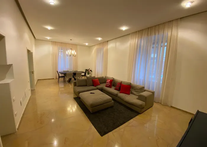 Luxury House With Parking
